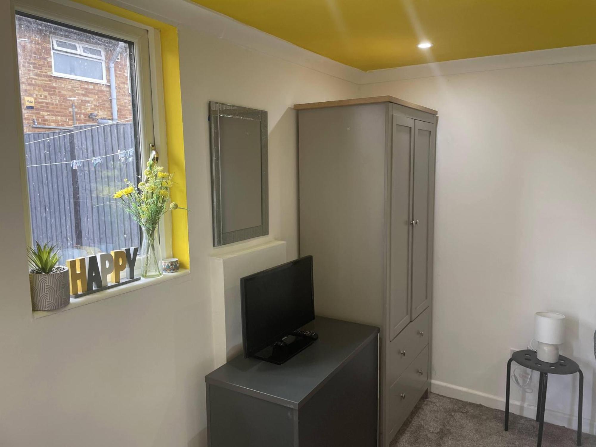 Beautiful Place To Live Near Heathrow Windsor Legoland & Free Parking Onsite Burnham  Eksteriør billede