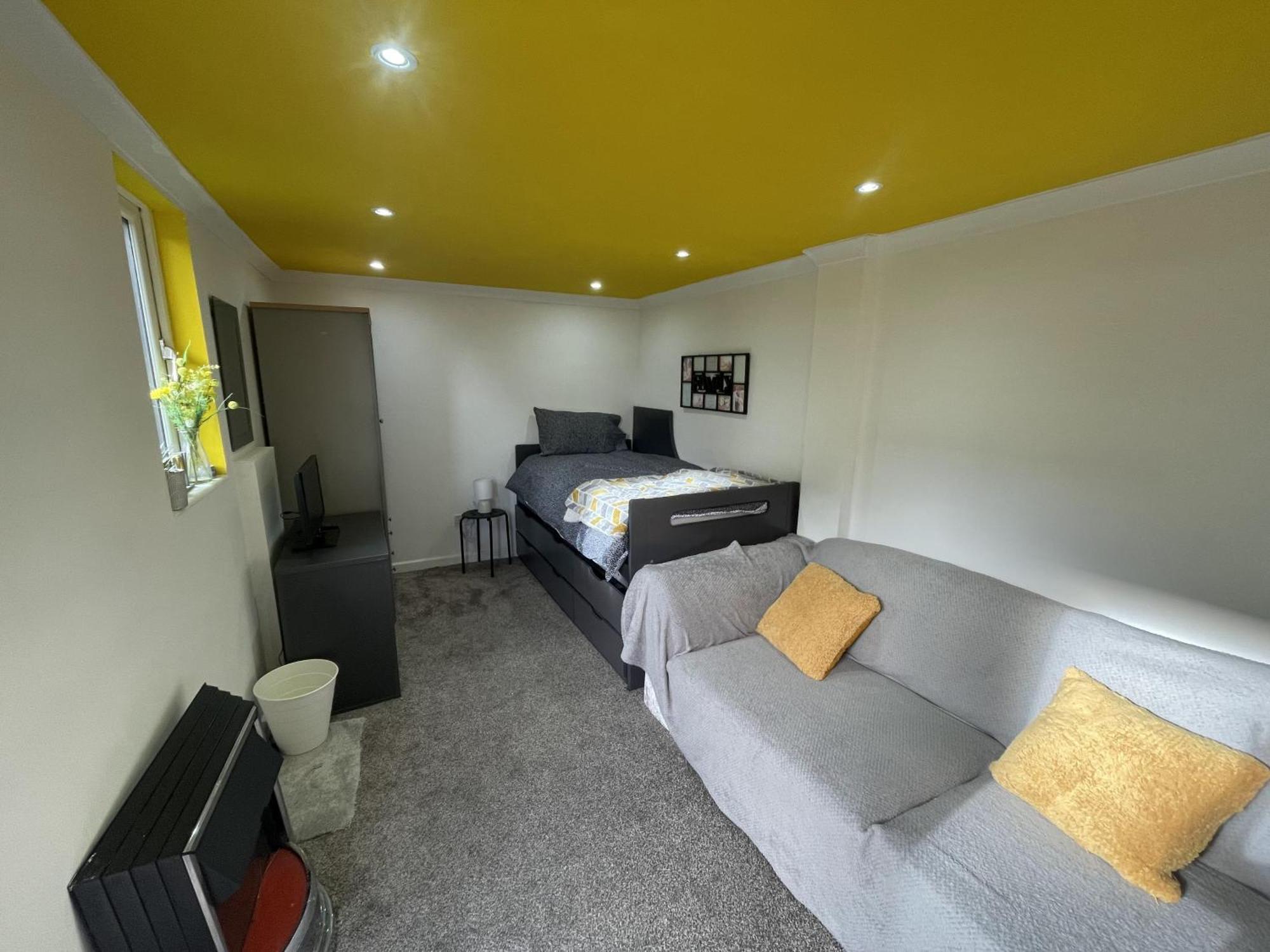 Beautiful Place To Live Near Heathrow Windsor Legoland & Free Parking Onsite Burnham  Eksteriør billede