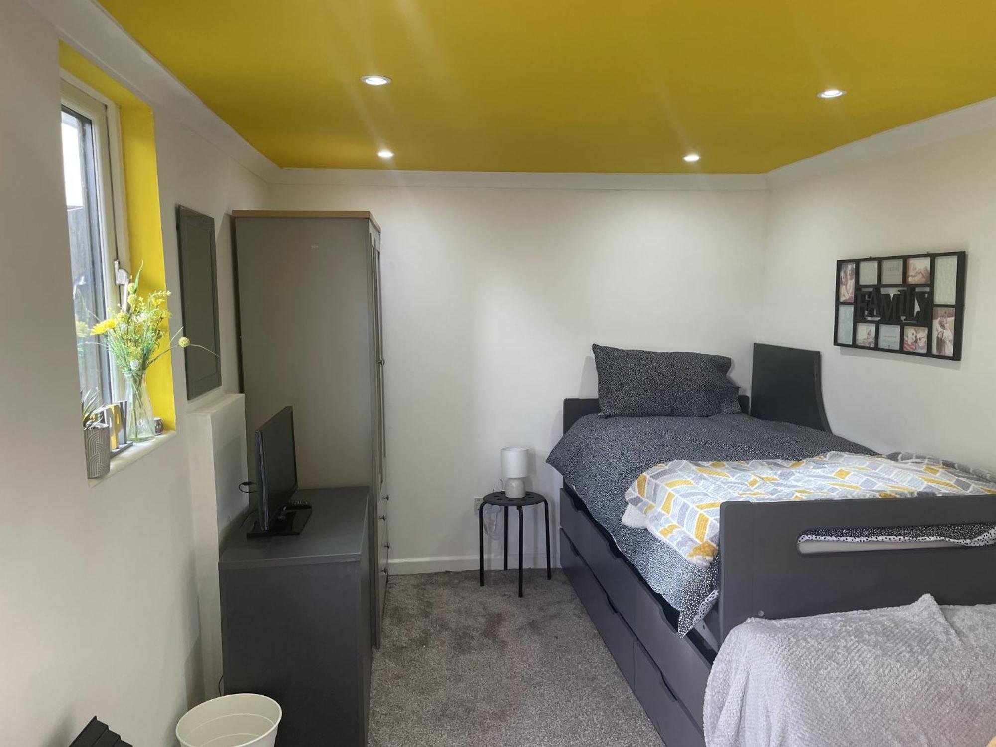 Beautiful Place To Live Near Heathrow Windsor Legoland & Free Parking Onsite Burnham  Eksteriør billede